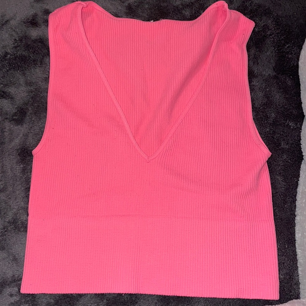 cropped v neck